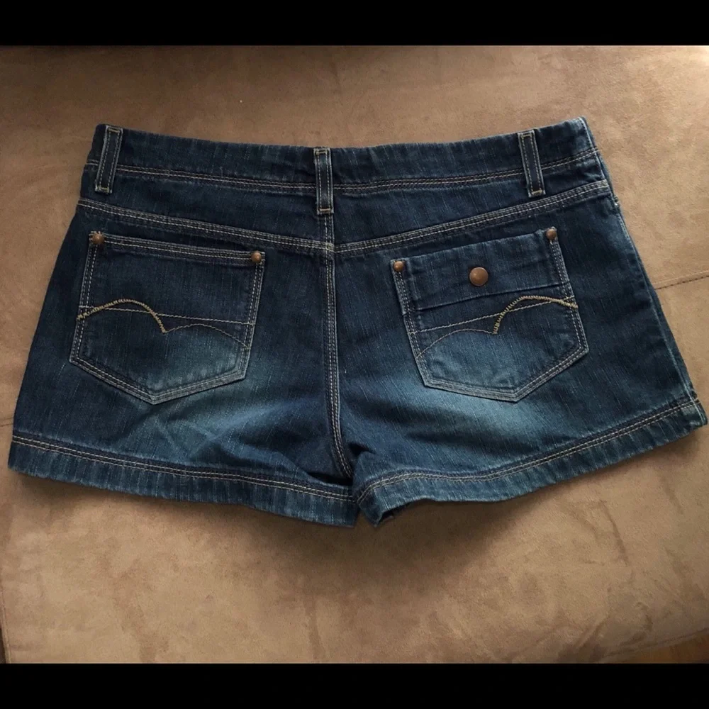 American eagle jean shorts; excellent condition - Picture 3 of 3